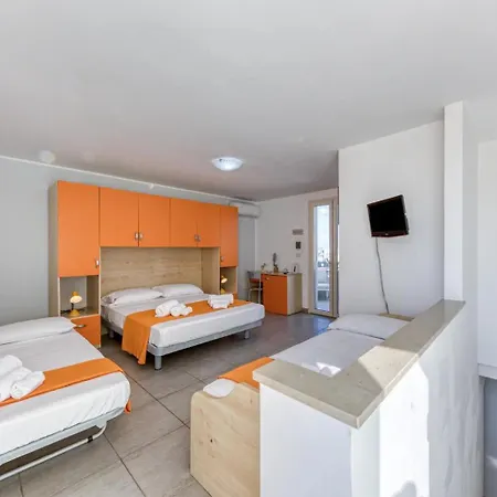 Con Vista Mare A 30 M Dal Mare Guest house